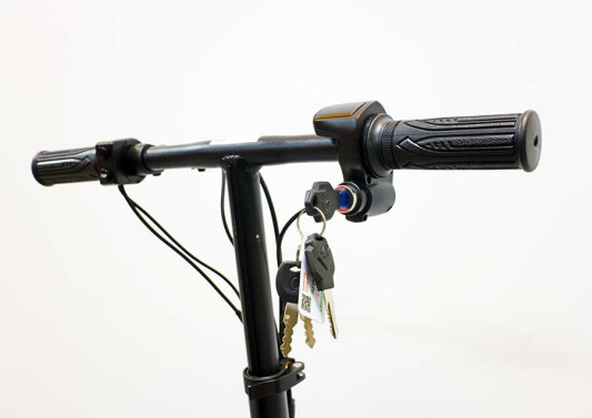 Электротрицикл GreenCamel Кольт V700 15Ah, красный